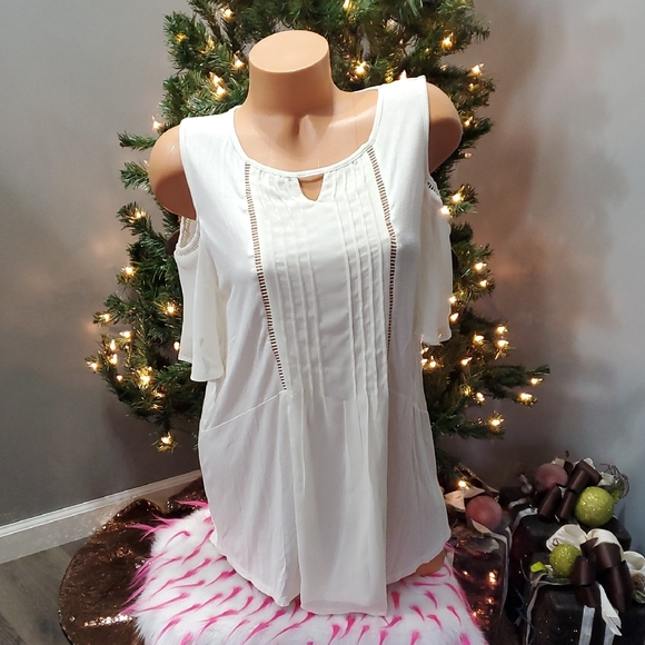 Tops - A.moon pleated crochet cold shoulder top blouse L NWOT off white
